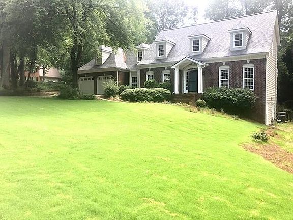 3rd image of 665 Trailwood Ln
