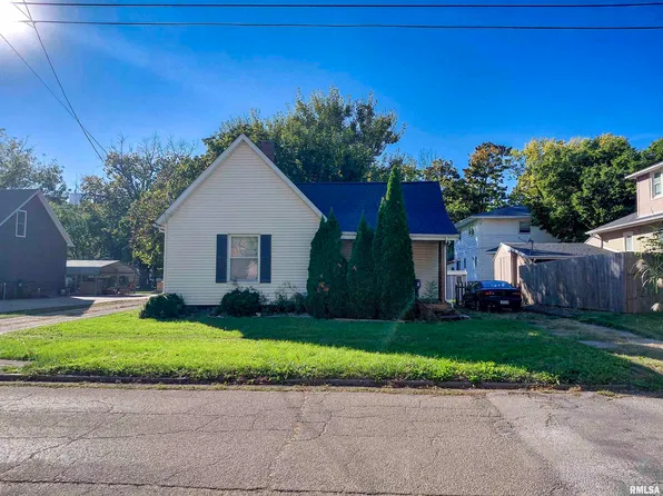 440 N 2nd Ave, Canton, IL 61520