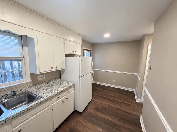 305 S Melville St #J, Graham, NC 27253