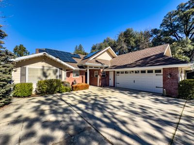 50585 Presidio Way, Oakhurst, CA, 93644