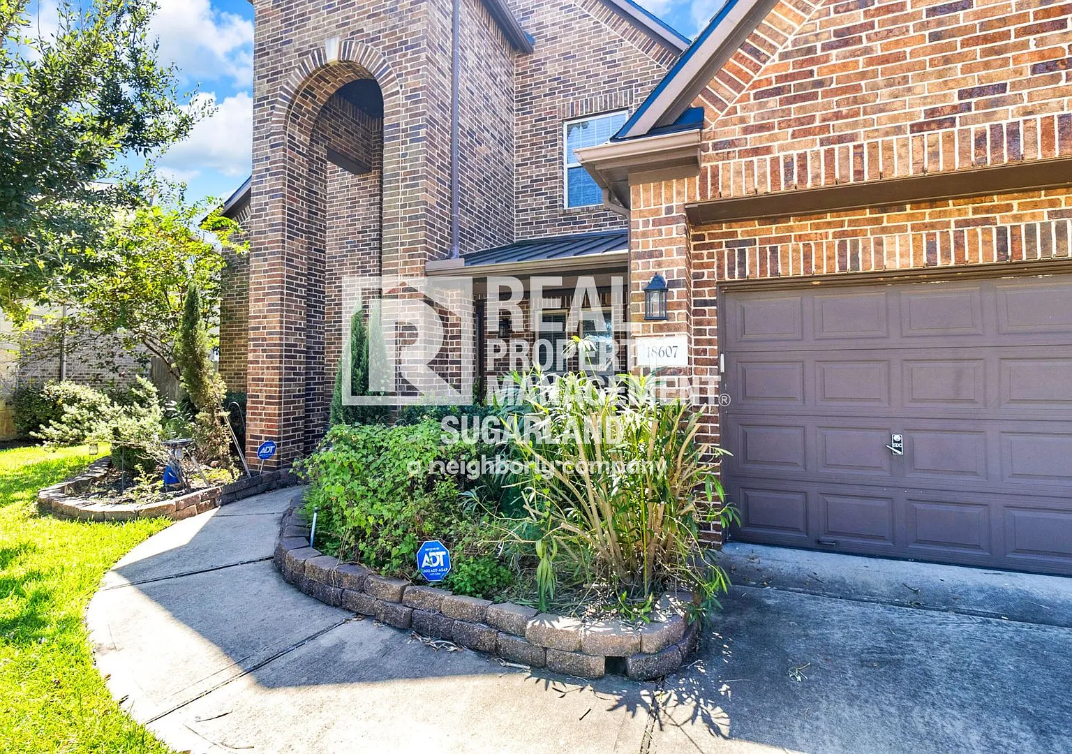 Stunning 5-Bedroom, 4.5-Bath Home for Rent in Richmond, TX — Photo 3