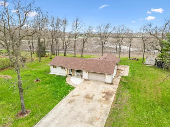 15607 E Lawrence Dr, Momence, IL 60954
