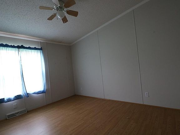 4th image of 93 Cedar Ln