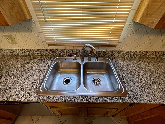 Kitchen Sink with Garbage Disposal
