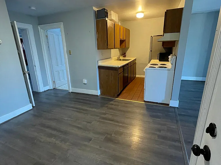 171 Eagle St #2 — Photo 7