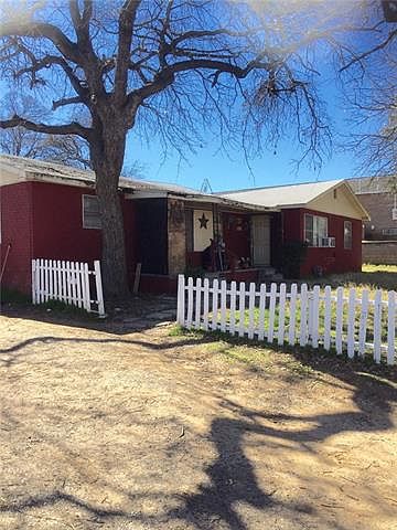 1st image of 209 E 1st St