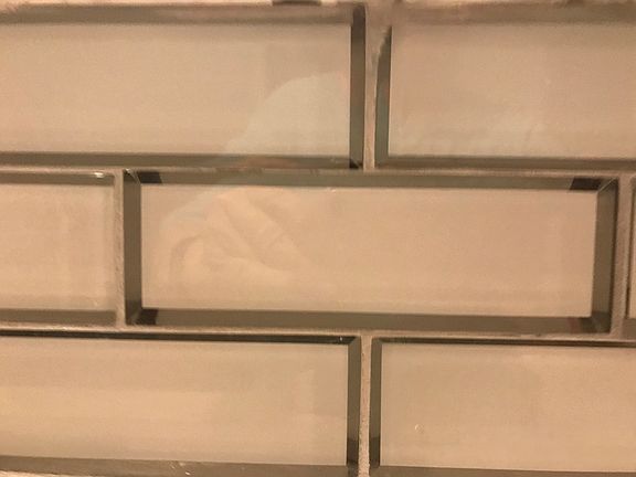 Glass backsplash