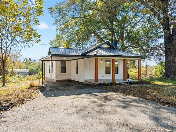 2nd image of 1070 Dawnville Rd