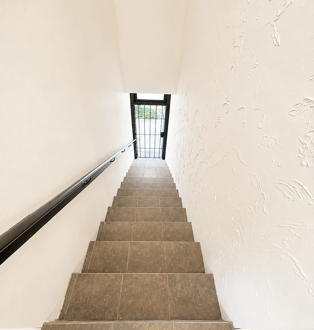 1 bed, 800 sqft, $1,195 — Photo 2
