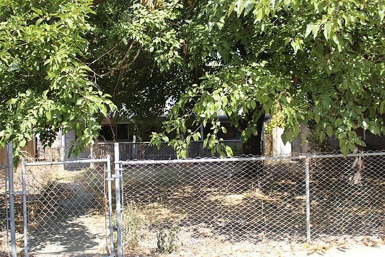 1st image of 923 12th St