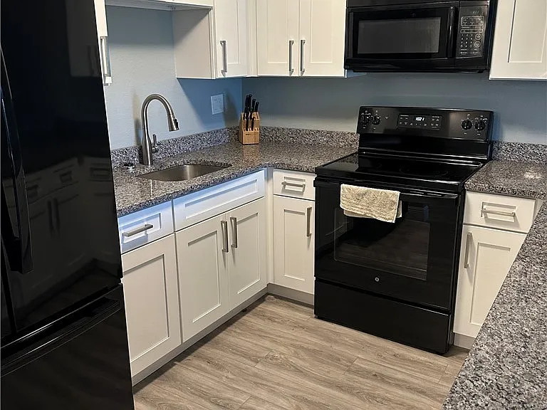 102 Fairway Ct #102 — Photo 11