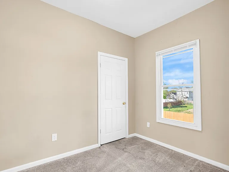 6423 Hazlett St — Photo 17
