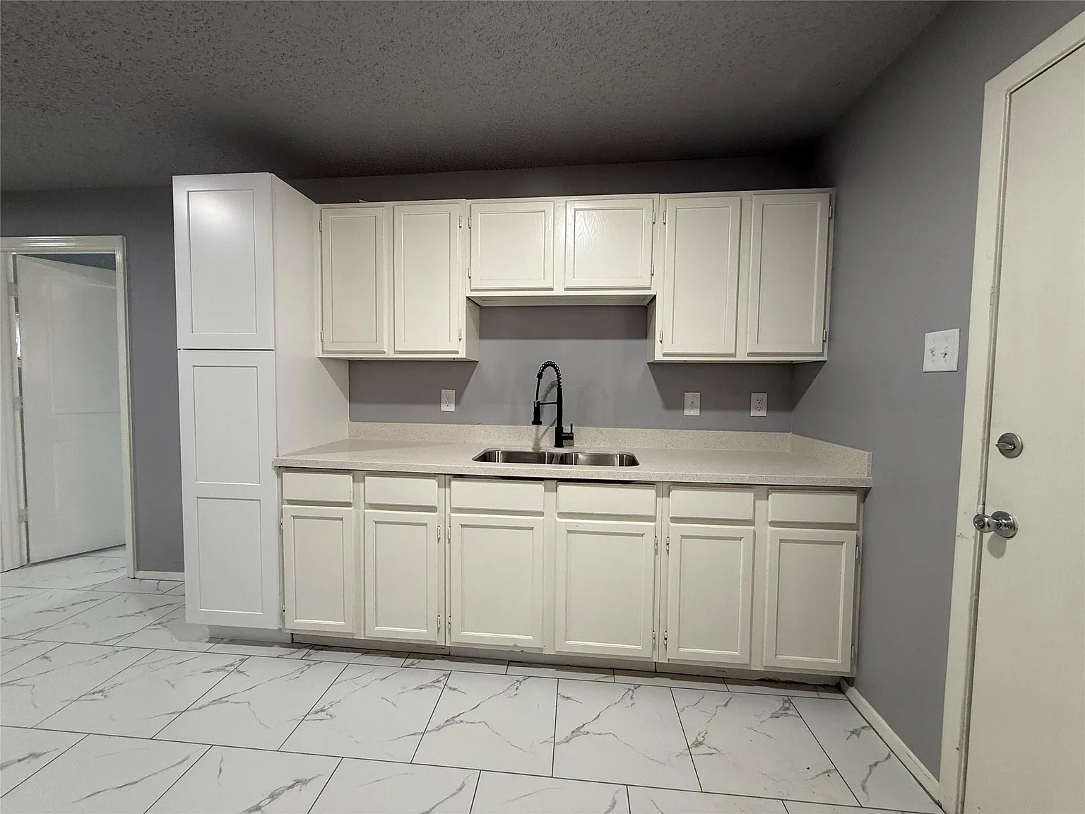 1 bed, 1.0 bath, 450 sqft, $900 — Photo 4