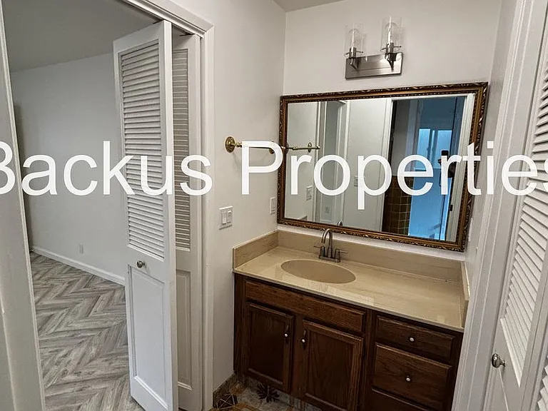 681 Alice St — Photo 20