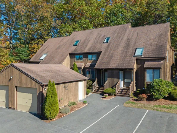 31 Spring Cove Rd 31, Nashua, NH 03062