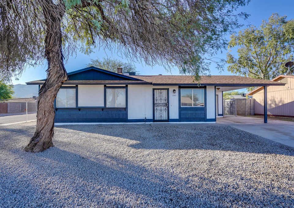 1st image of 945 E Desert Dr