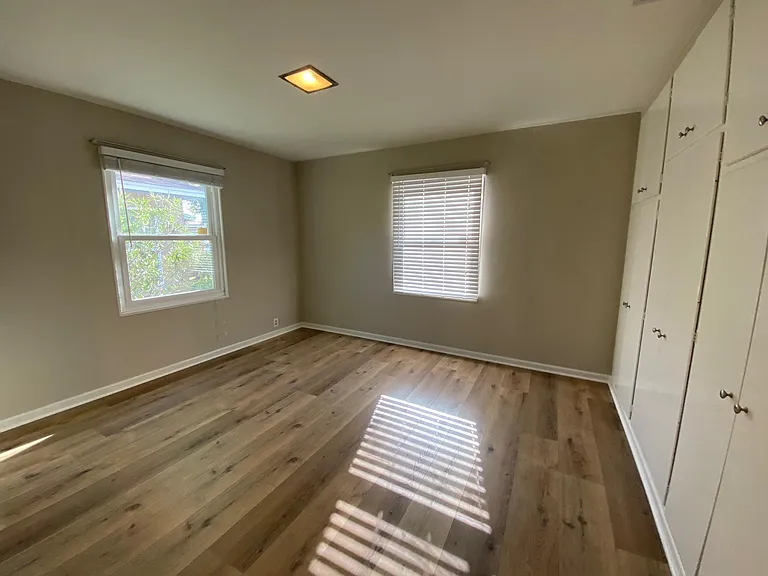 6526 Van Noord Ave — Photo 7