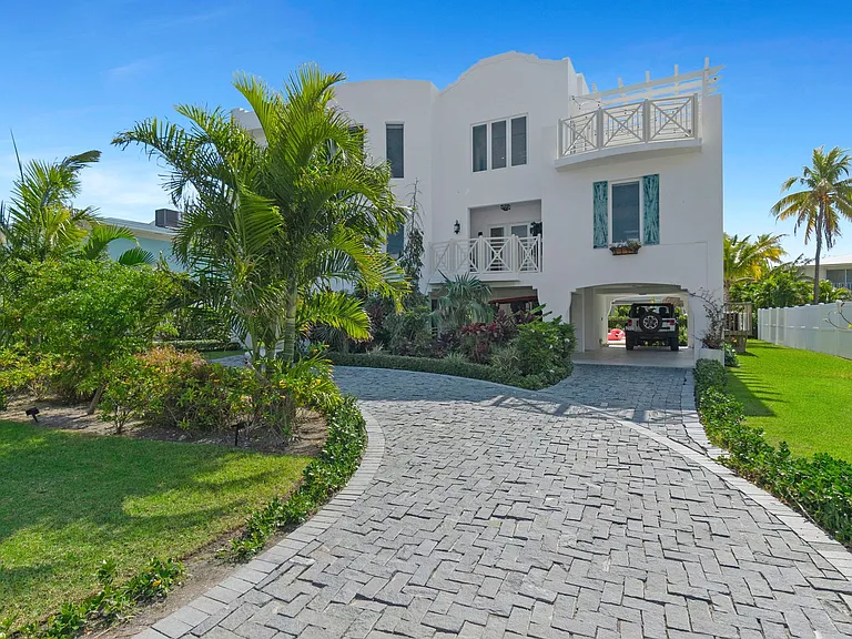 317 E Seaview Cir — Photo 12
