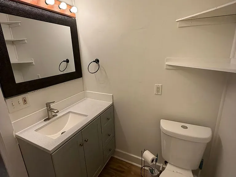 318 Washington St SW — Photo 22