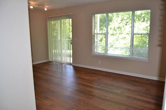 2nd image of 2101 Club Pkwy