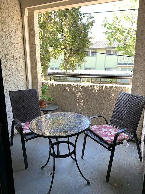 1 bed, 733 sqft, $2,450 — Photo 4