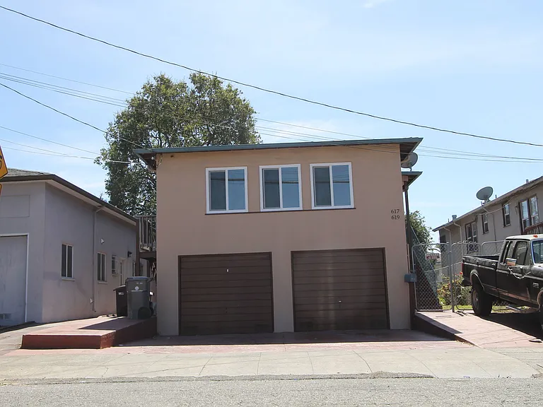 619 Poirier St — Photo 28