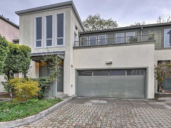 2nd image of 470 Jacobs Ct