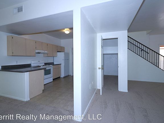 4th image of 2066 W Cadbury Ct