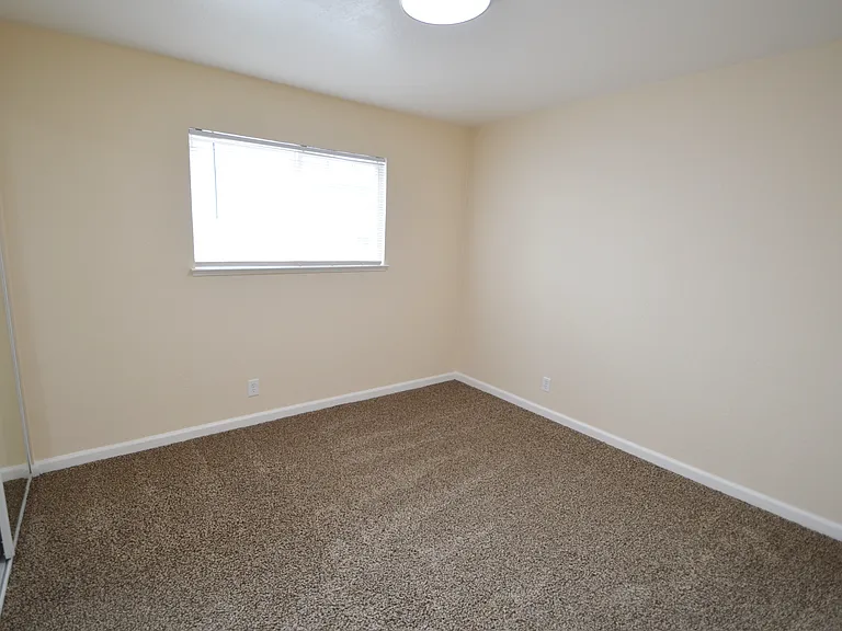 3471 Windsor Ct — Photo 13