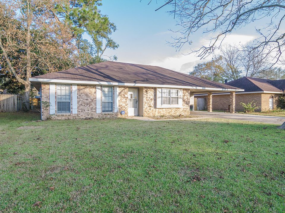 1st image of 111 Valencia Dr