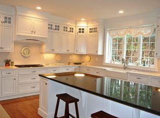 7 Pine St, Dover, MA 02030