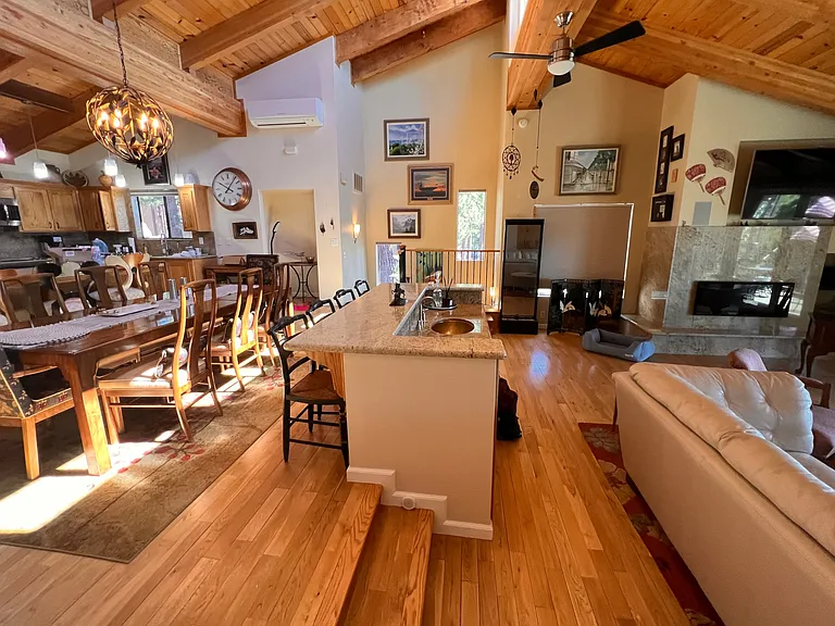 121C Holly Ln — Photo 12