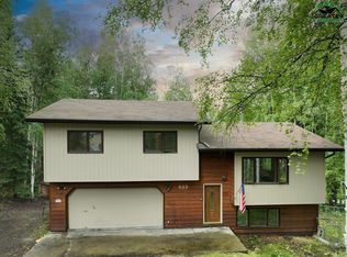 833 Ridge Loop Rd, North Pole, AK 99705