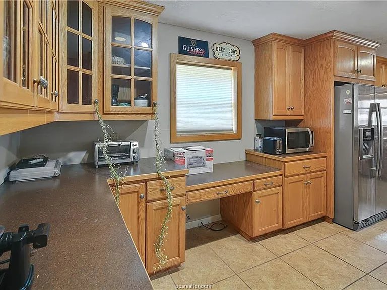305 Brookside Dr W — Photo 19