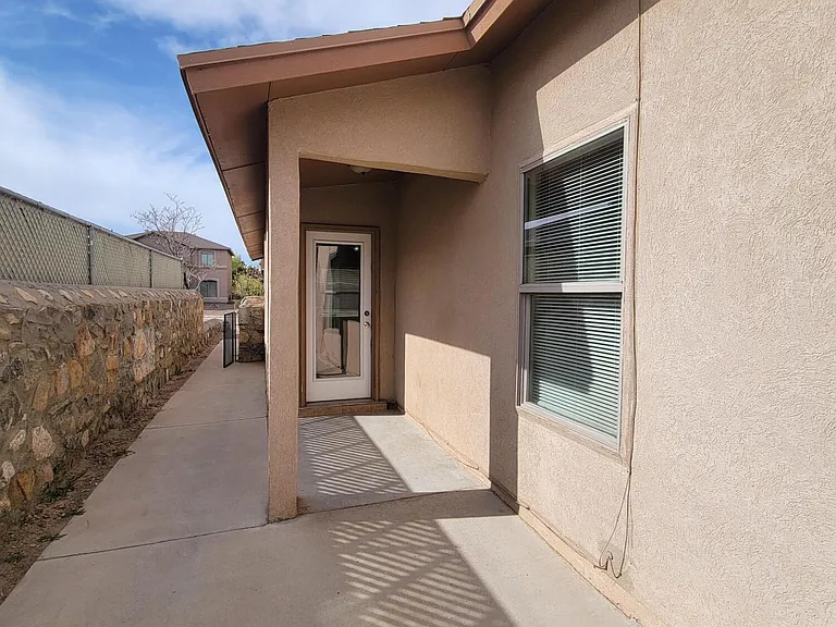 14211 Otter Point Dr — Photo 51