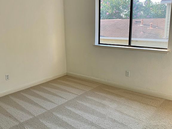 5th image of 1715 Flickinger Ct Unit 1715