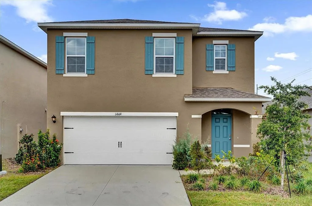 5 bed, 3.0 bath, 2522 sqft, $2,400 — Photo 1