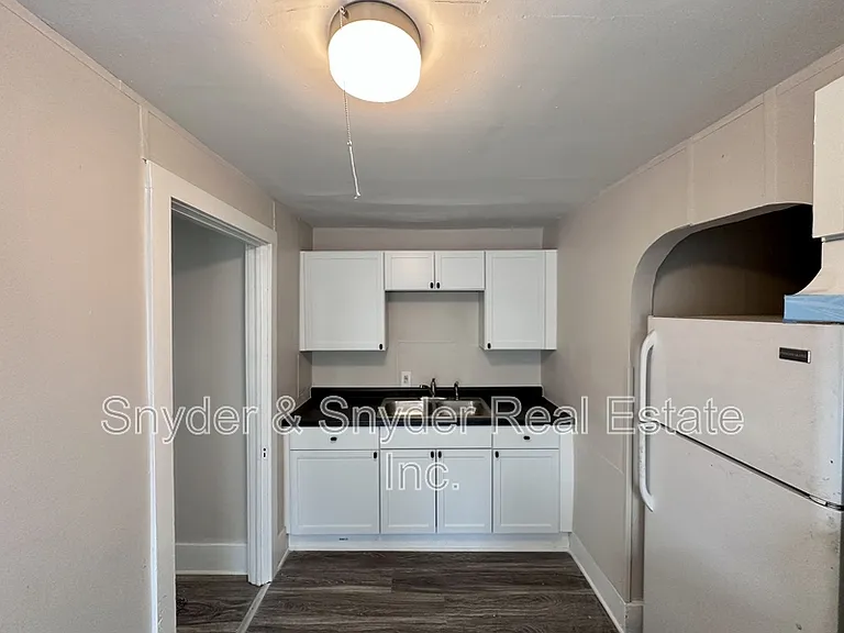 191 Rhodes Ave #4 — Photo 6