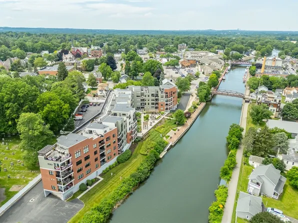 83 E Church St APT 104, Fairport, NY 14450