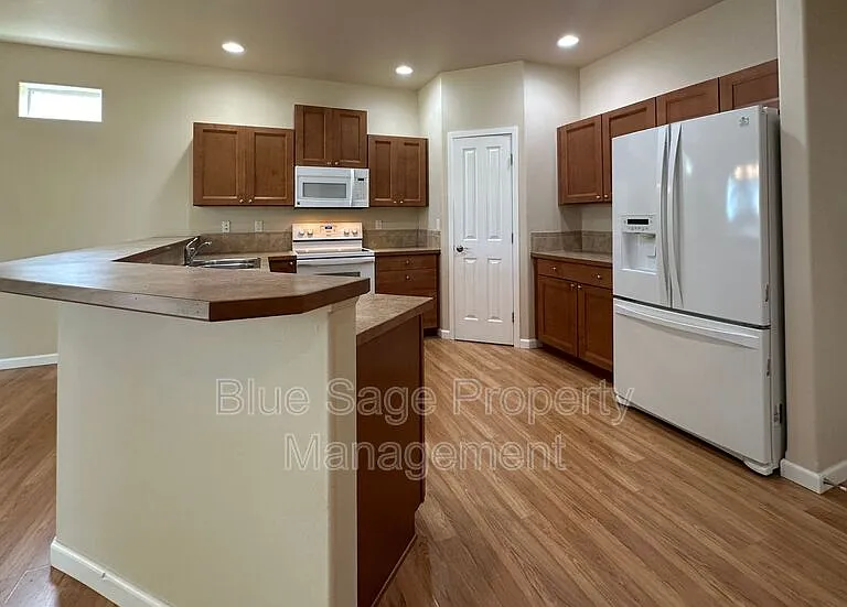 50 Goldenrod Ln — Photo 8