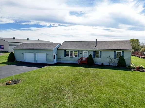 1228 Fitzpatrick Rd, Auburn, NY 13021