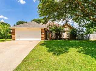 828 NW Park Meadow Ln, Burleson, TX 76028