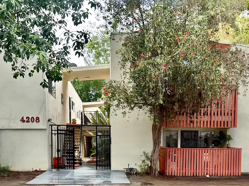 4208 Russell Ave #8