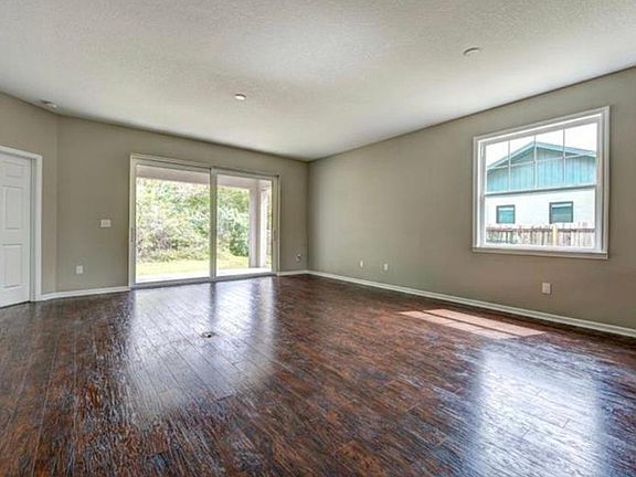 3rd image of 1550 Francis Ave