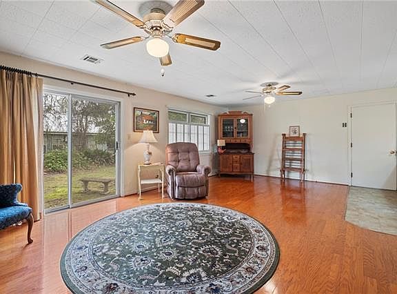 5th image of 1404 Varnado St