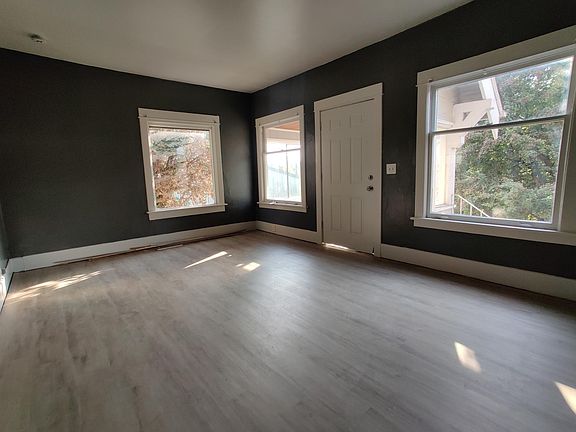 4th image of 3226 15th Ave W #D