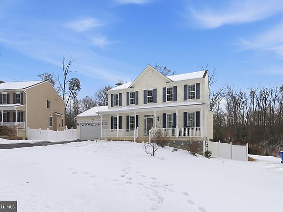 3rd image of 325 Phillips St