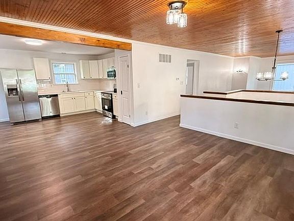 5th image of 2533 Bonanza St