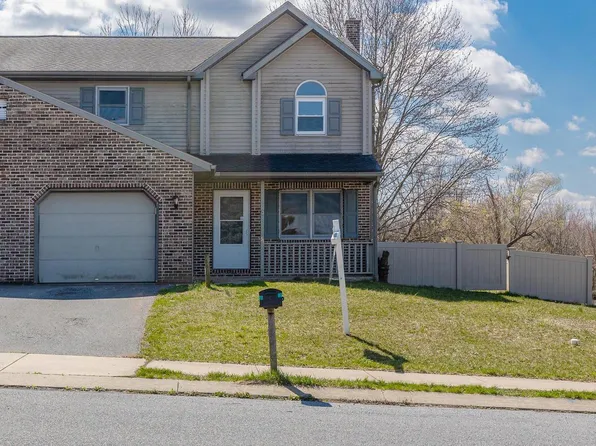 51 Red Stone Cir, Reinholds, PA 17569