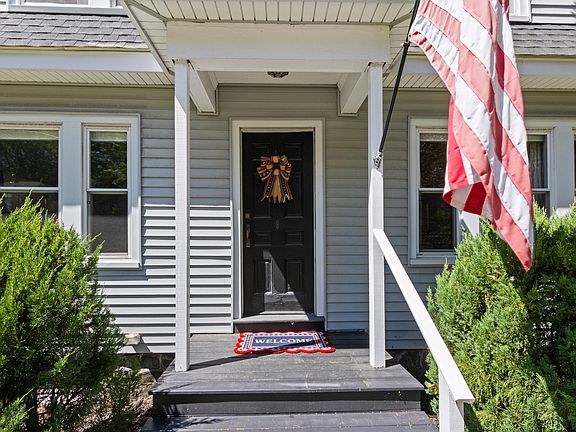 5th image of 75 Ocean House Road